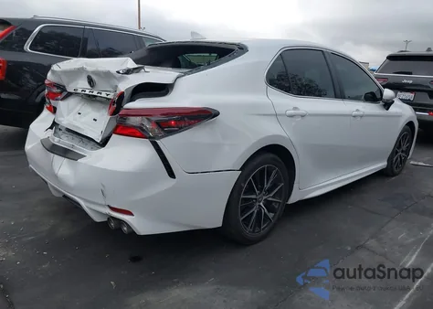 2024 Toyota Camry Se z USA, uszkodzony, nr VIN 4T1G11AK3RU849560